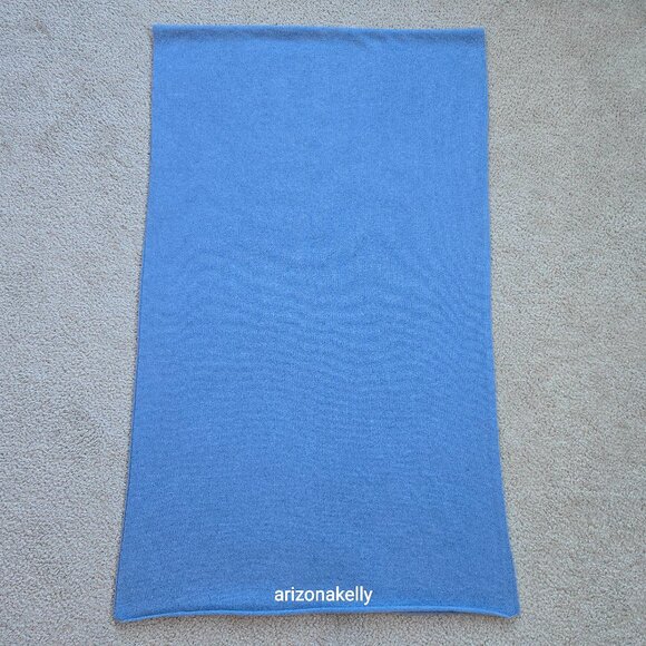 NWOT Cashmere Knit Scarf in Perfect Condition Blue - Picture 1 of 13